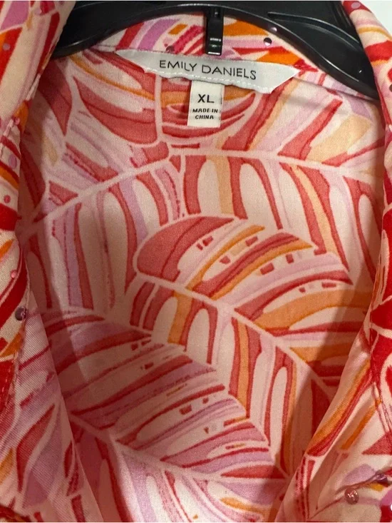Emily Daniel’s 3/4 Length Colorful Button Front Shirt, Size XL - Picture 3 of 6